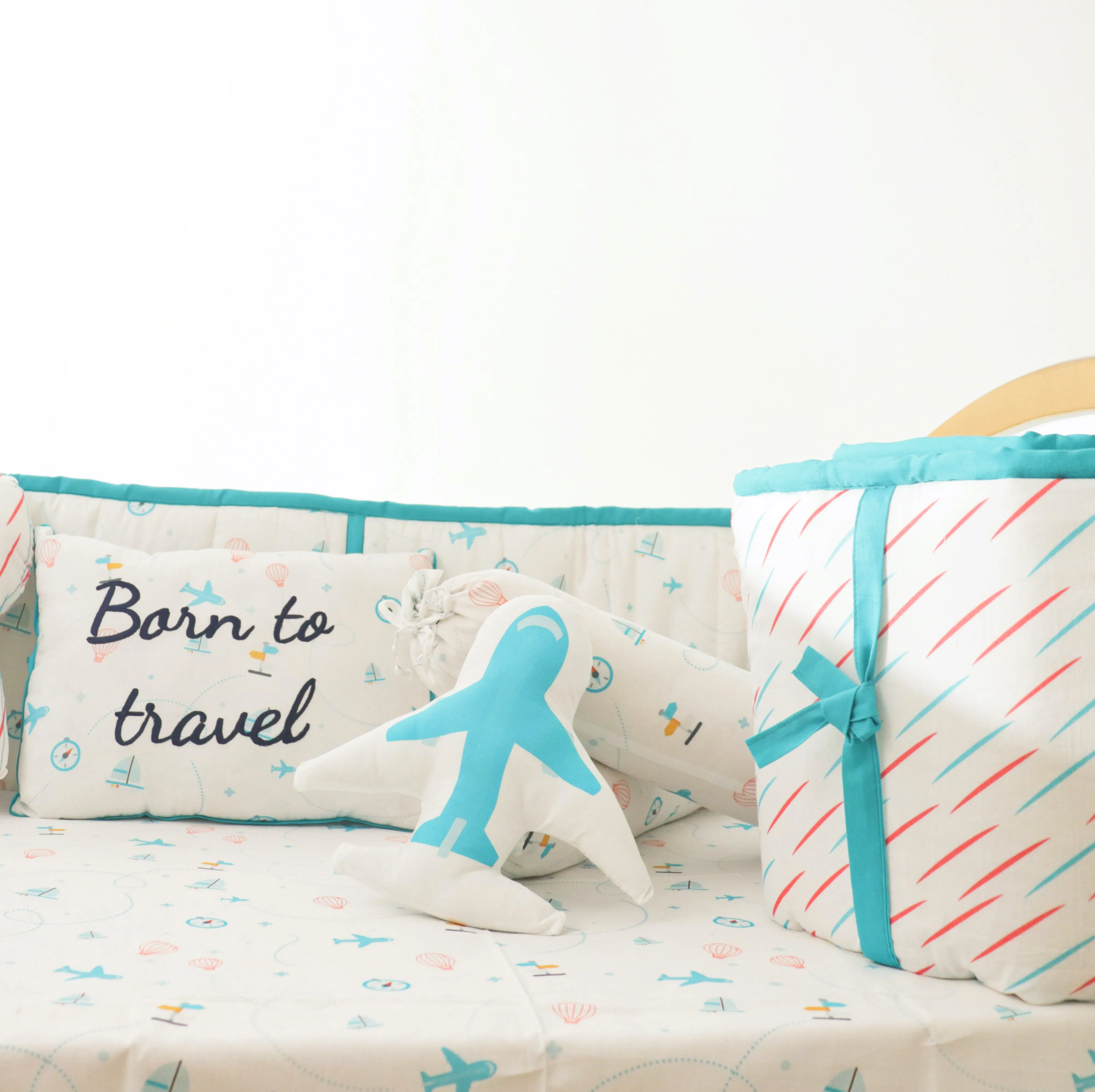 Lil Travellers - Quilted Cot Bumper