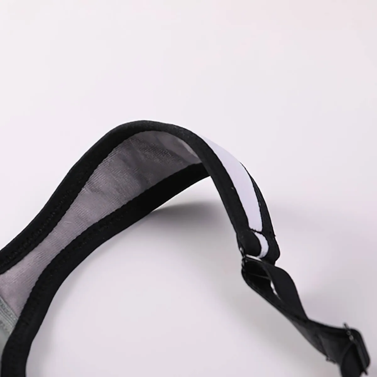 Moisture-wicking Bounce Control Back Closure Sports Bra