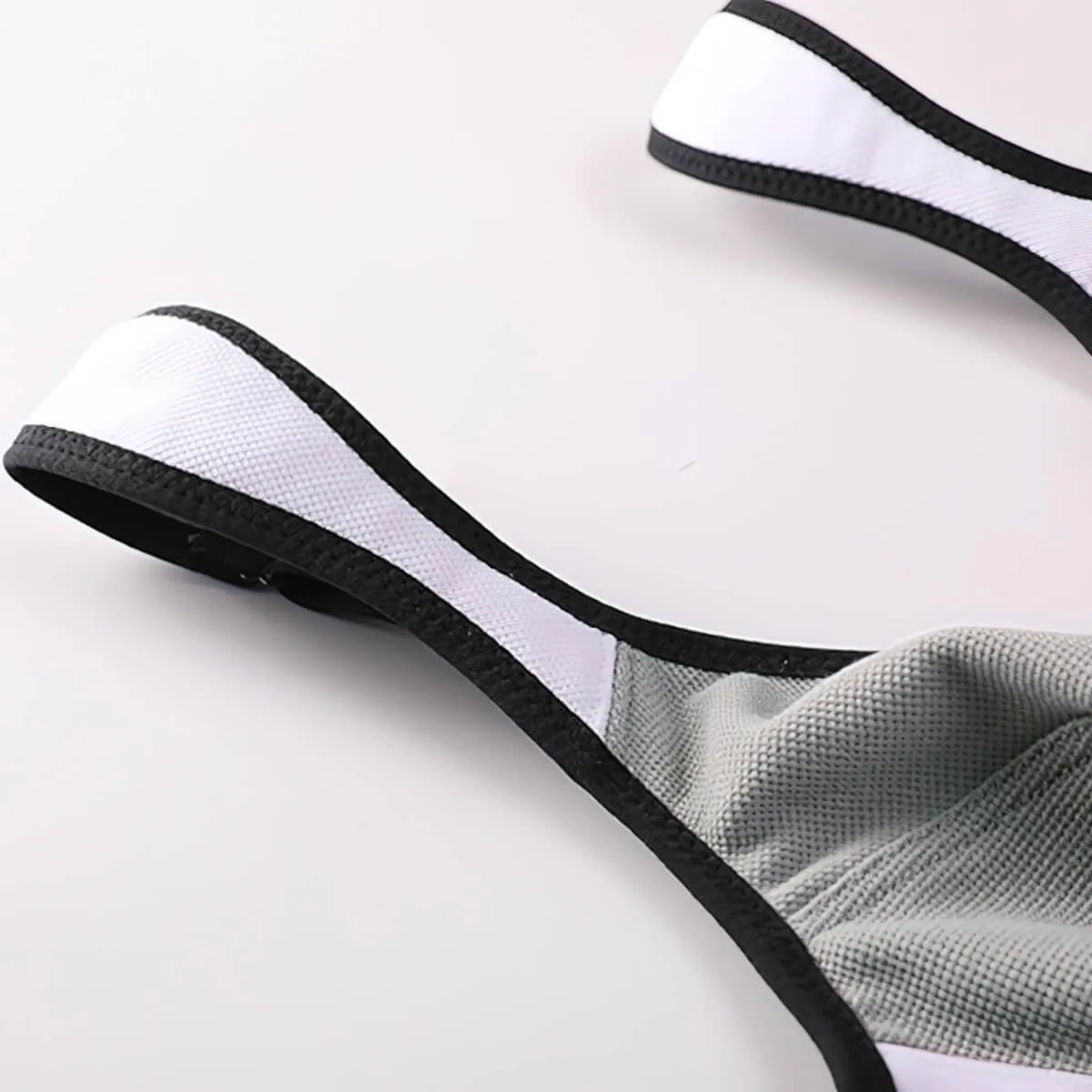 Moisture-wicking Bounce Control Back Closure Sports Bra
